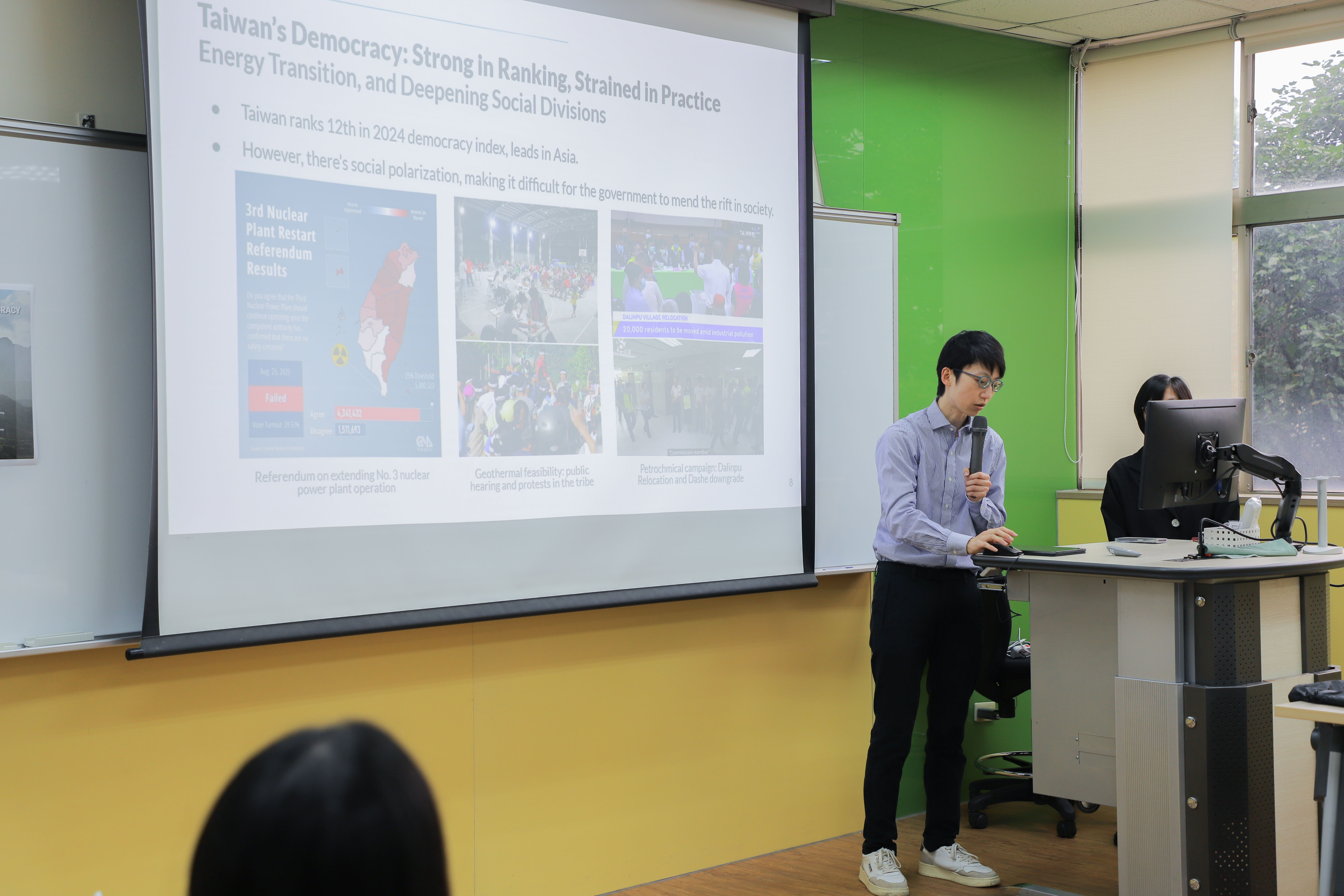 Members of the Centre for Innovative Democracy and Sustainability (CIDS) introduced the center’s founding background and core research directions, and shared their practical experience in democratic g