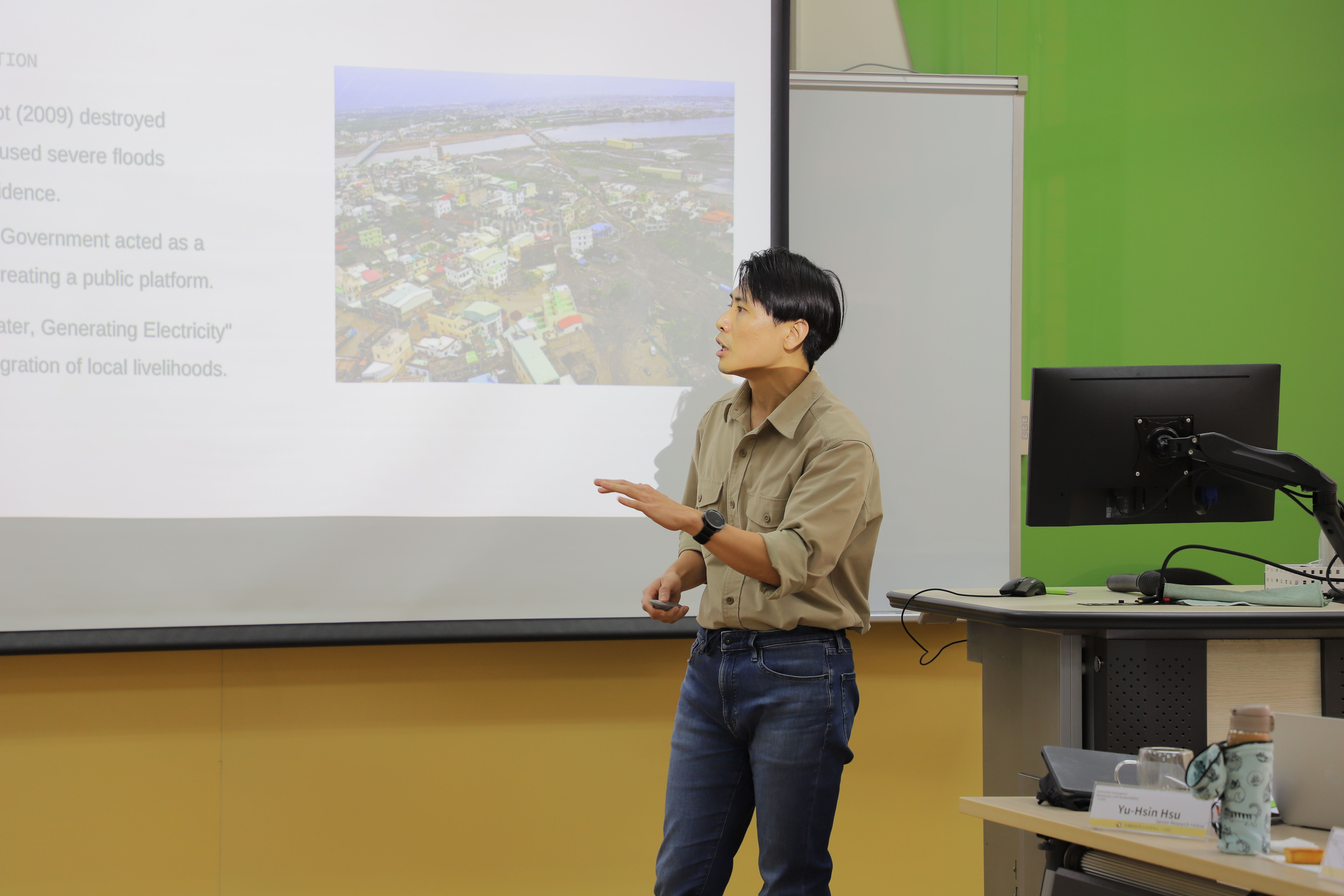 Assistant Professor Chih-Yuan, Yang, International College of Innovation, presented his research on Taiwan’s energy transition, including local photovoltaic projects and ecological collaboration in th