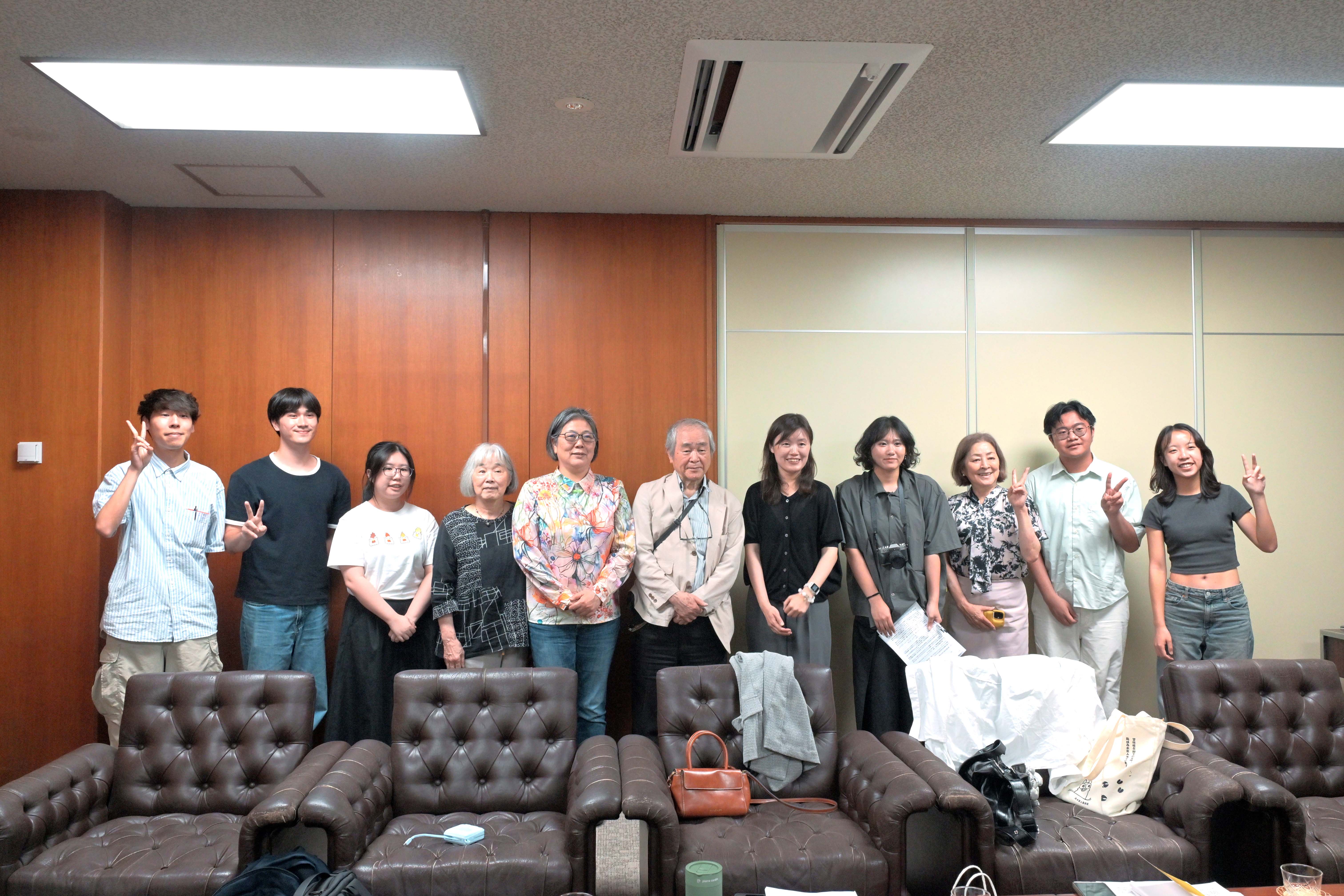 The group met with the local environmental advocacy organization Kumamoto Kankyō Shikōkai, assembly member Iwata Tomoko (third from the right), and toxicologist Mr. Fujiwara Toshikazu (sixth from the 