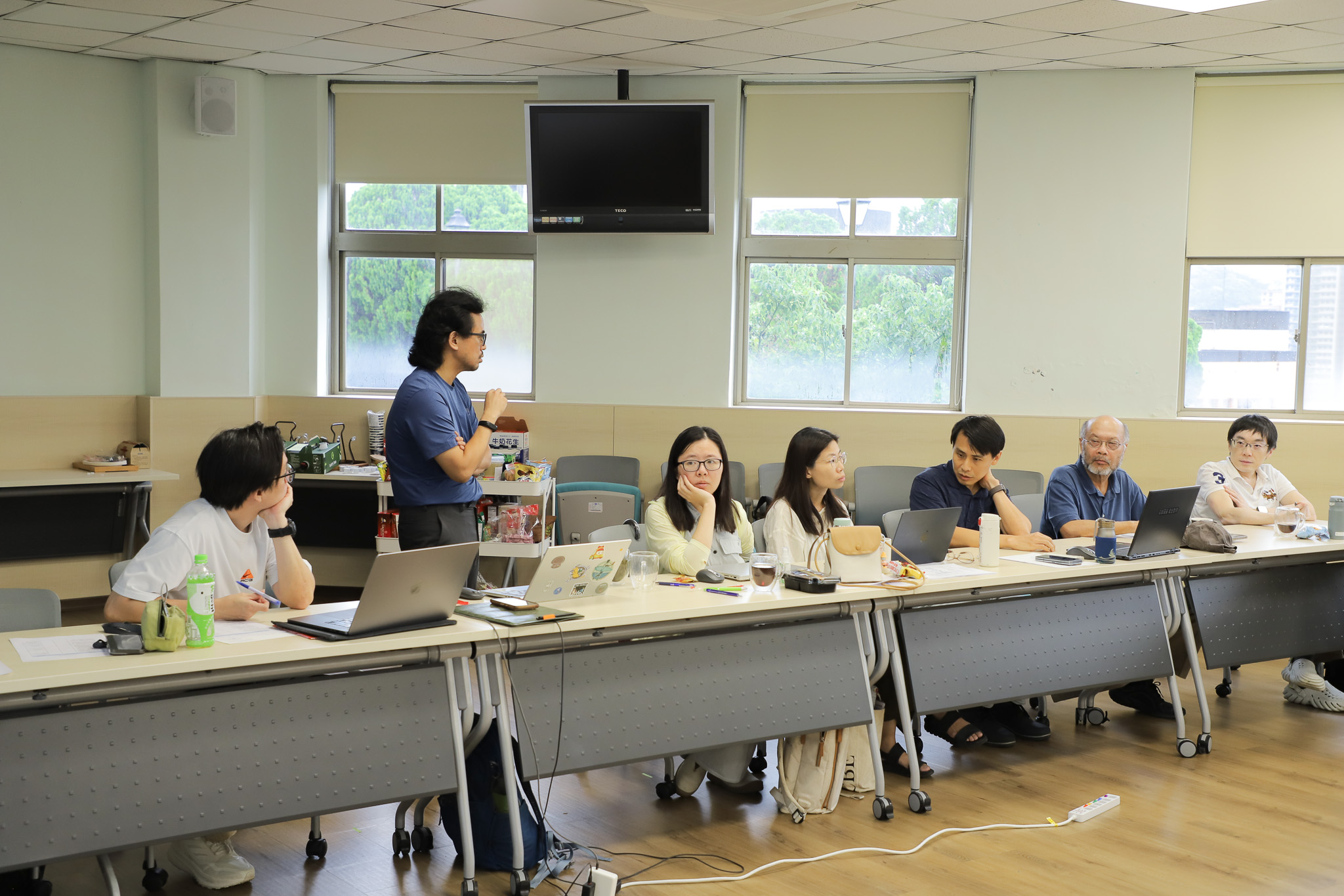 ICI faculty members exchange views on curriculum planning and future development, building consensus on the College’s next stage of development. (Photo courtesy of ICI)